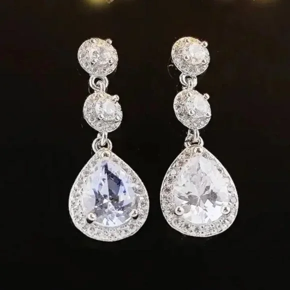 NEW 925 STERLING SILVER DIAMOND PEAR EARRINGS - Picture 3 of 3